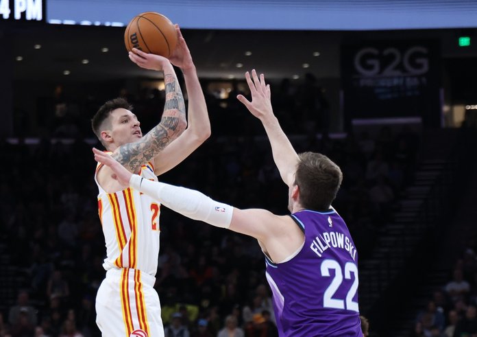 Vít Krejčí při střeleckém pokusu.