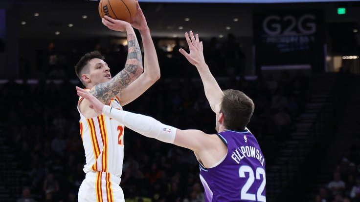 Vít Krejčí při střeleckém pokusu.