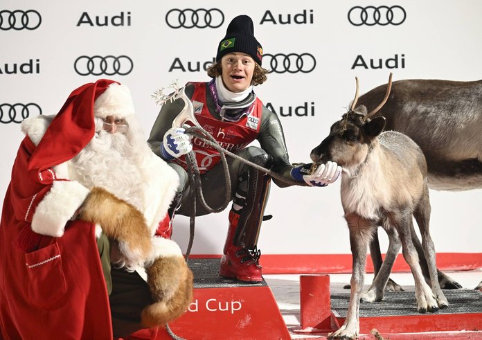 Lucas Pinheiro Braatthen slaví triumf v Levi.