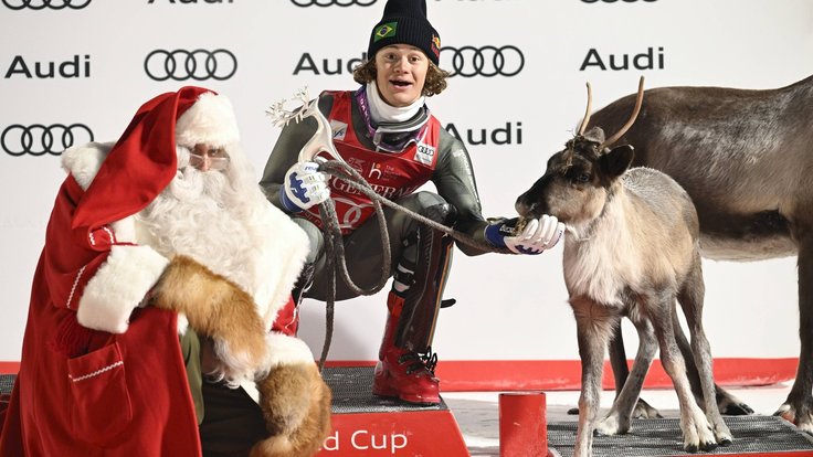 Lucas Pinheiro Braatthen slaví triumf v Levi.