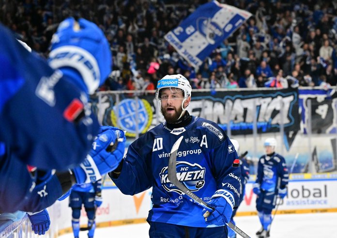 Hynek Zohorna slaví branku