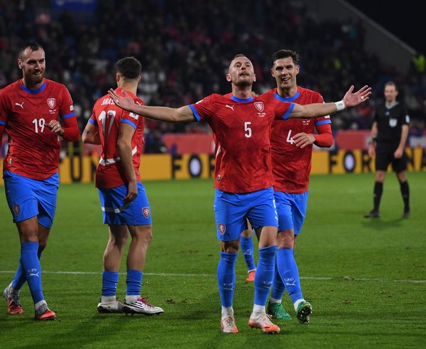 Vladimír Coufal slaví gól do sítě Gibraltaru.