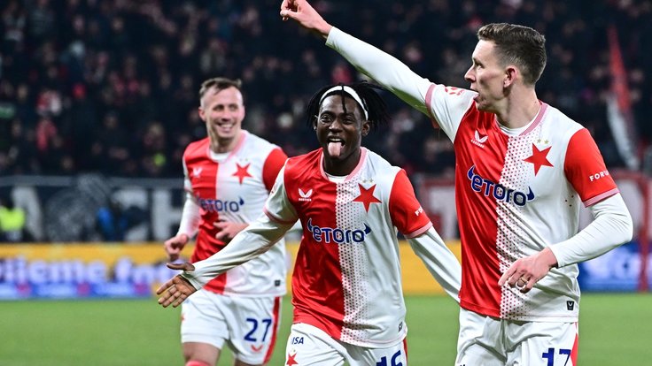 Lukáš Provod slaví vstřelený gól.