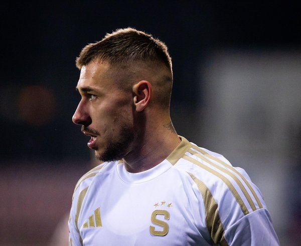 Spasitel. Martin Ryneš dokázal strhnout vedení na stranu hostů. Sparta se díky němu přiblížila svému cíli, přímému postupu do osmifinále Konferenční ligy.