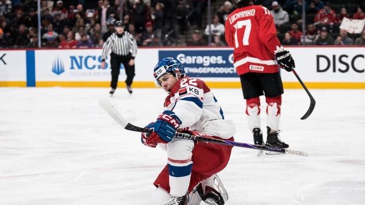 Adam Titlbach slaví gól.