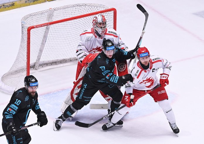 Hokejisté Třince deklasovali karlovarské hráče