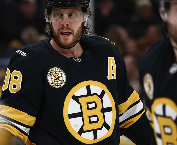 Pastrňák pečetil výhru gólem do prázdné branky