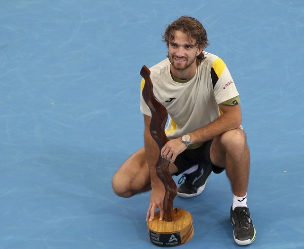 Tomáš Macháč s trofejí.