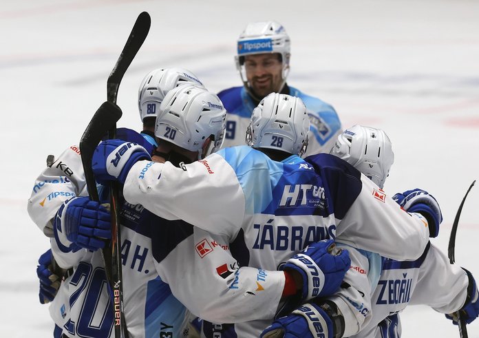 Hokejisté Komety se radují z výhry