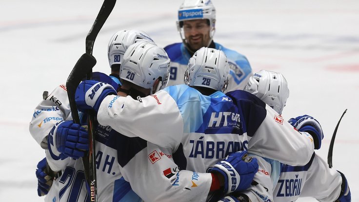 Hokejisté Komety se radují z výhry
