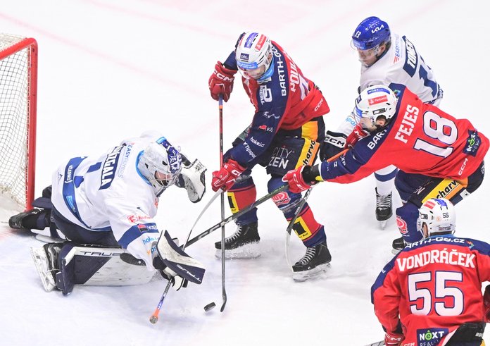 Adam Brízgala odolával střelám Dynama.