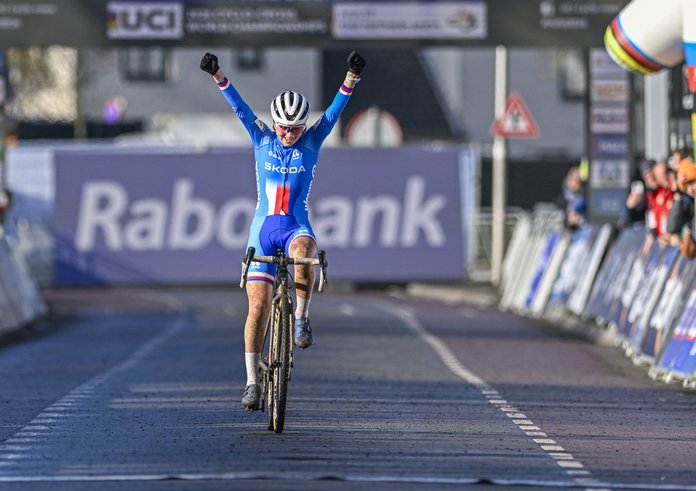 Zlato pro juniorky. Cyklokrosařka Barbora Bukovská vybojovala pro Česko první titul mistryně světa v ženských kategoriích v historii.