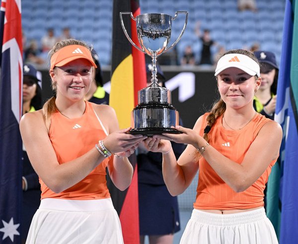 Alena (vlevo) a Jana Kovačkovy.