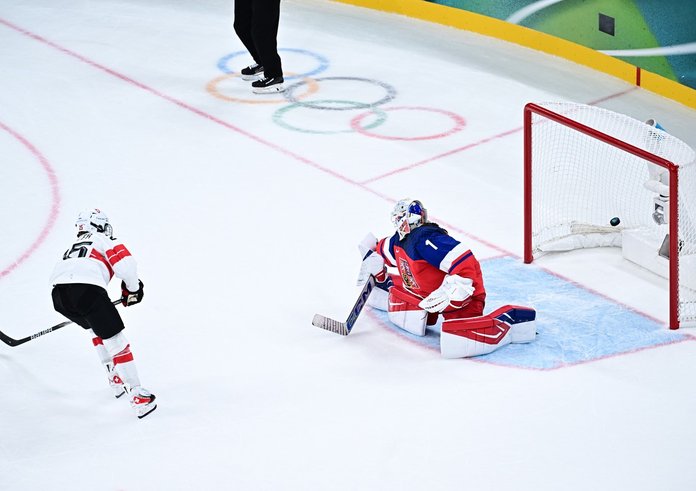 Michaela Hesová inkasuje gól při samosttaném nájezdu