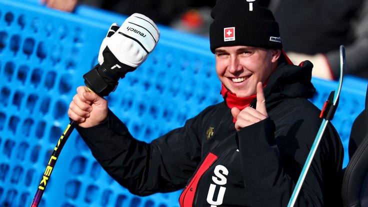 První zlato pro zemi helvétského kříže. Nejcennější medaili na olympiádě v Itálii si vyjel 24letý Švýcar Franjo von Allmen, který ovládl sjezd mužů.