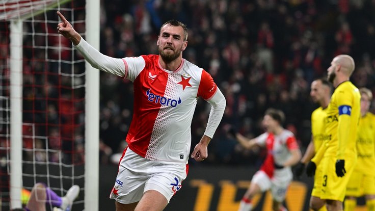 U všeho. Tomáš Chorý vstřelil úvodní dvě branky sešívaných, u třetího gólu šikovně přepustil pas na zakončujícího Sadílka.