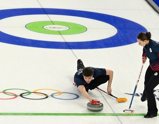 Čeští curleři na olympiádě v Cortině.