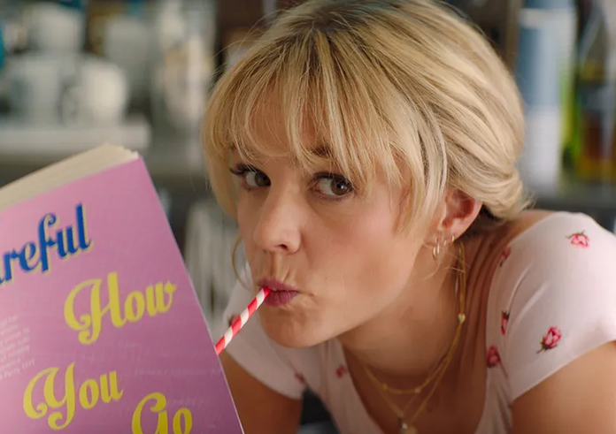 Carey Mulligan ve filmu Nadějná mladá žena (2020)