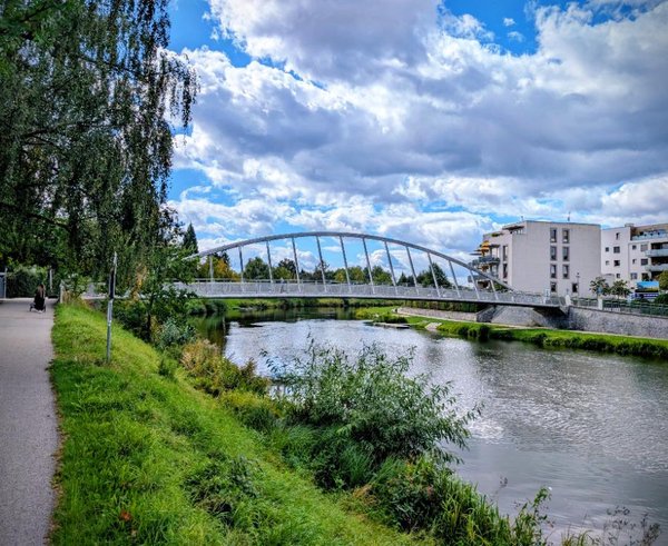 Lávka přes Vltavu v ulici Emila Pittera