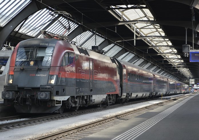 railjet-4494436_1280