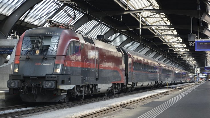 railjet-4494436_1280