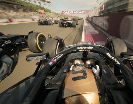 Záběr z filmu F1: The Movie (2025)