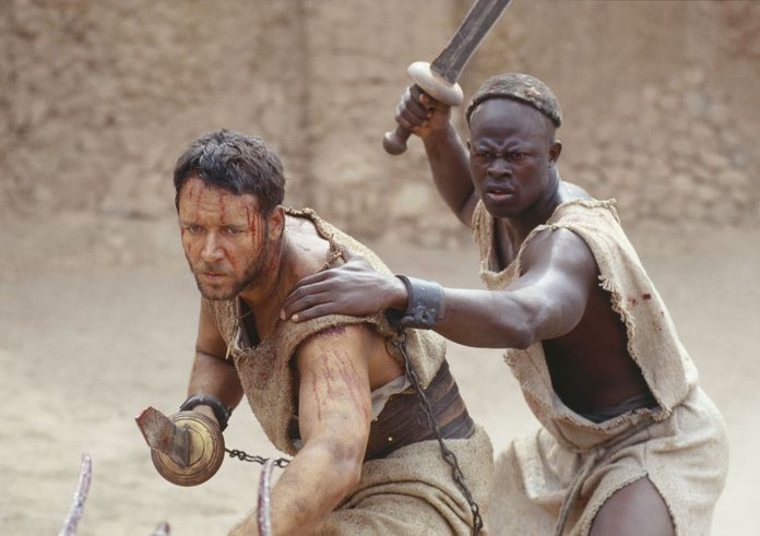 Russel Crowe a Djimon Hounsou ve filmu Gladiátor (2000)
