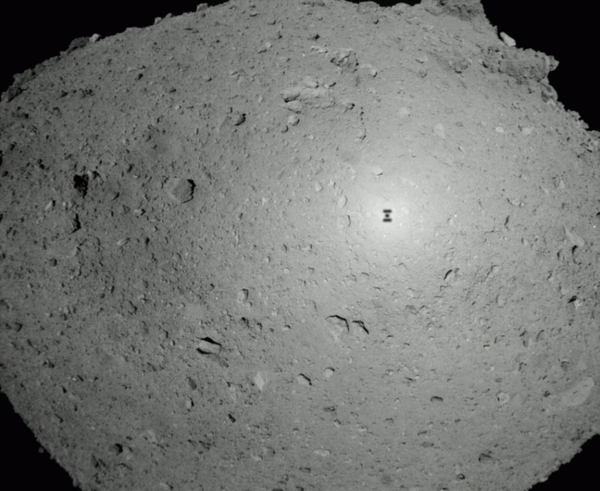 Planetka Ryugu vyfocena během japonské mise