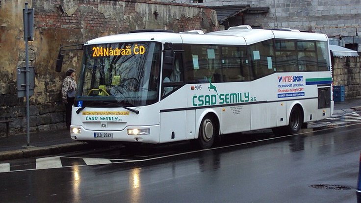 bus v Semilech