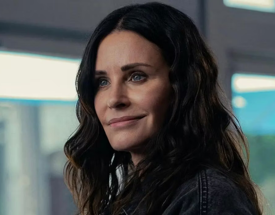 Courteney Cox v seriálu Shining Vale (2022)