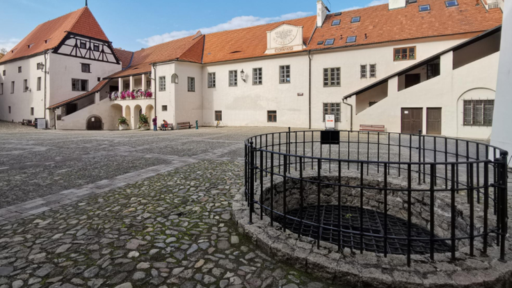 size3-17701320943635-2-lovec-pokladu-skoncil-u-strazniku-z-hradebni-studny-vylovil-21-korun