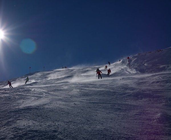 ski-area-arlberg-winter-88c36e-1024