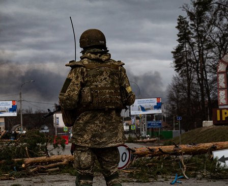 soldier_ukraine_road_sl