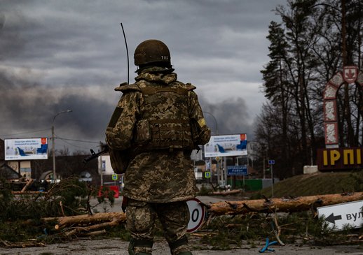 soldier_ukraine_road_sl