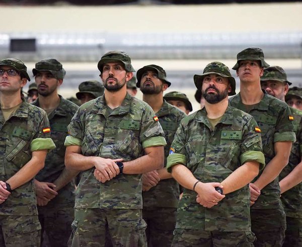 spanish-troops-stand-in-formation-during-a-hispanic-e184d0-1024