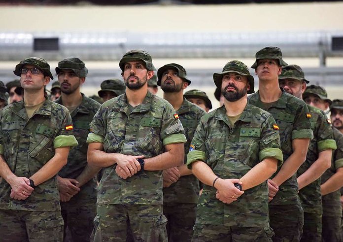 spanish-troops-stand-in-formation-during-a-hispanic-e184d0-1024