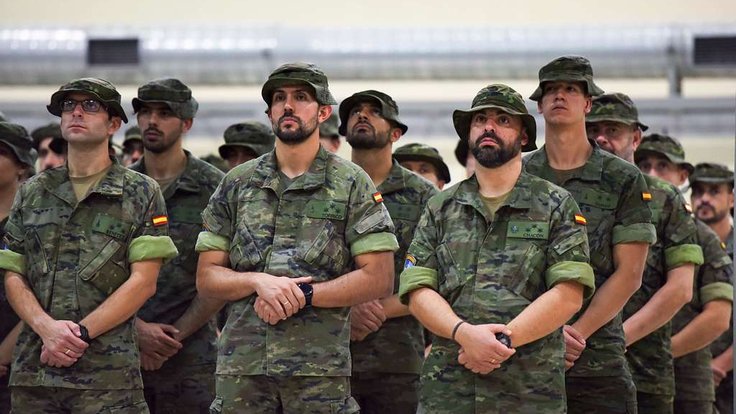 spanish-troops-stand-in-formation-during-a-hispanic-e184d0-1024