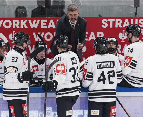 Hráči Sparty si odvezli ze Zugu debakl