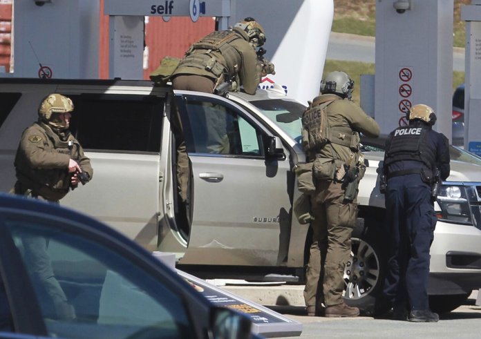 Policie nalezla střelce z tanečního studia.