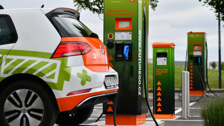 Dobíjecí stojan pro elektromobily od ČEZ