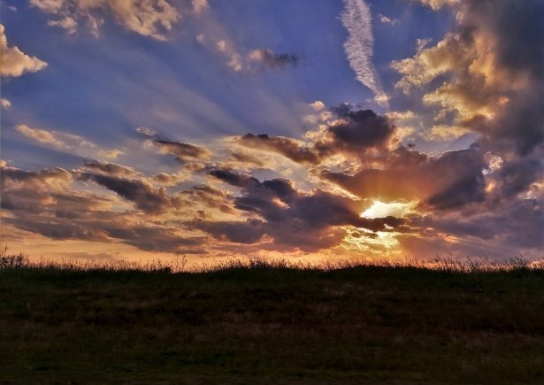 summer-sunset-16238431649mo