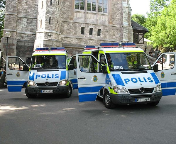 swedish-police-vans-in-stockholm-3e4566-1024