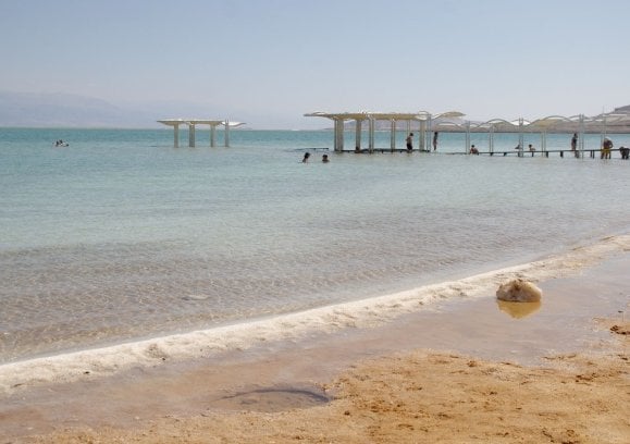 swimmers-at-dead-sea-resort