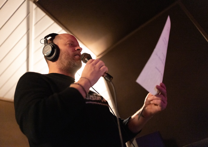 Jakub Prachař nazpíval hymnu Slavie.