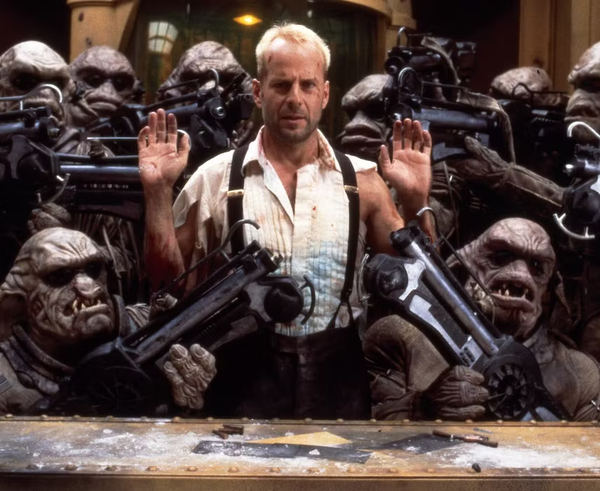 Záběr z filmu Pátý element (1997)