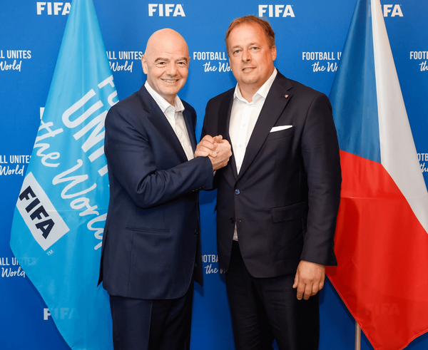 David Trunda s předsedou FIFA Giannim Infantinem.