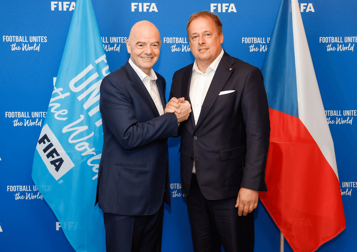 David Trunda s předsedou FIFA Giannim Infantinem.