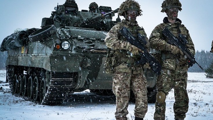 ukraine-soldiers-tank