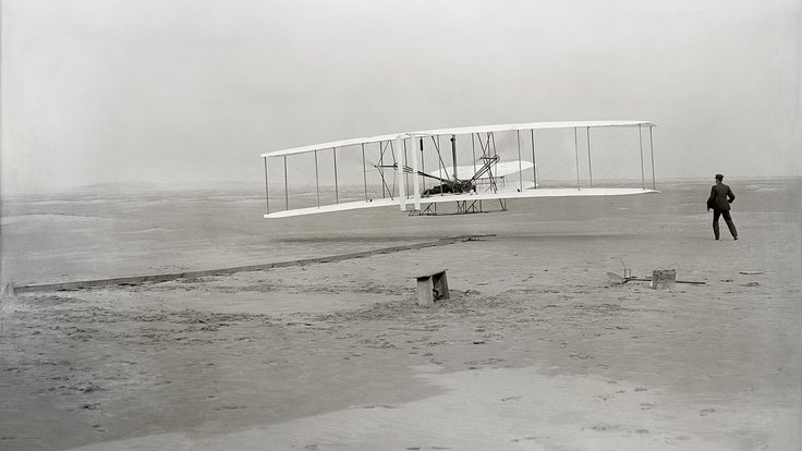 První letadlo těžší než vzduch, model Wright Flyer z roku 1903.