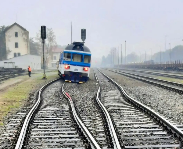 zeleznice-vykolejil-vlak-nehoda